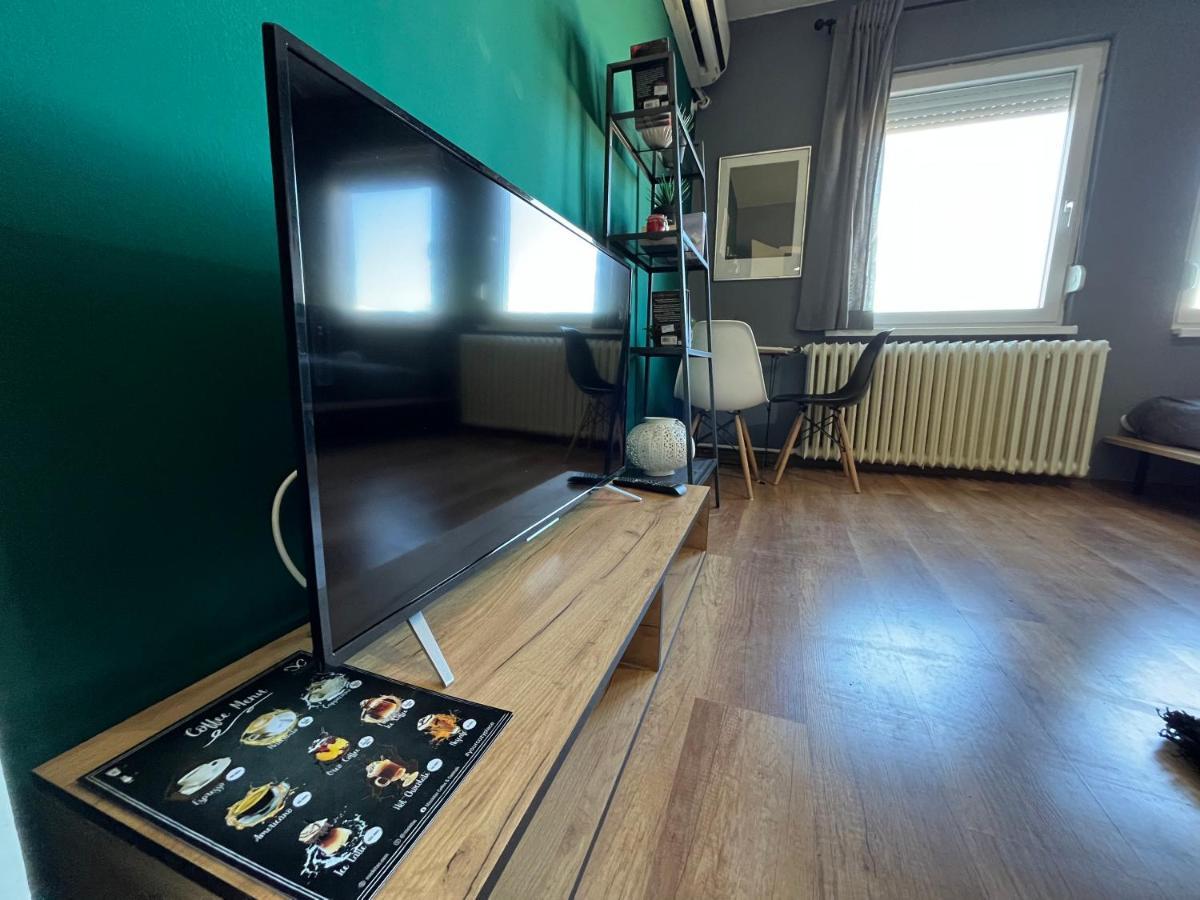 Mickitos City Center Apartment Скопье Экстерьер фото