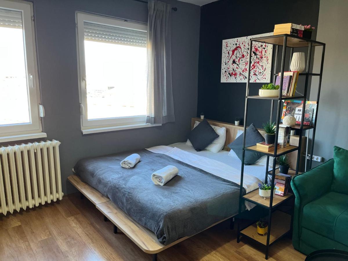 Mickitos City Center Apartment Скопье Экстерьер фото