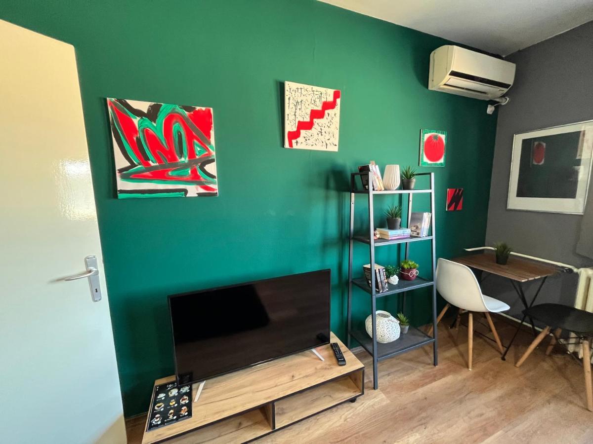 Mickitos City Center Apartment Скопье Экстерьер фото